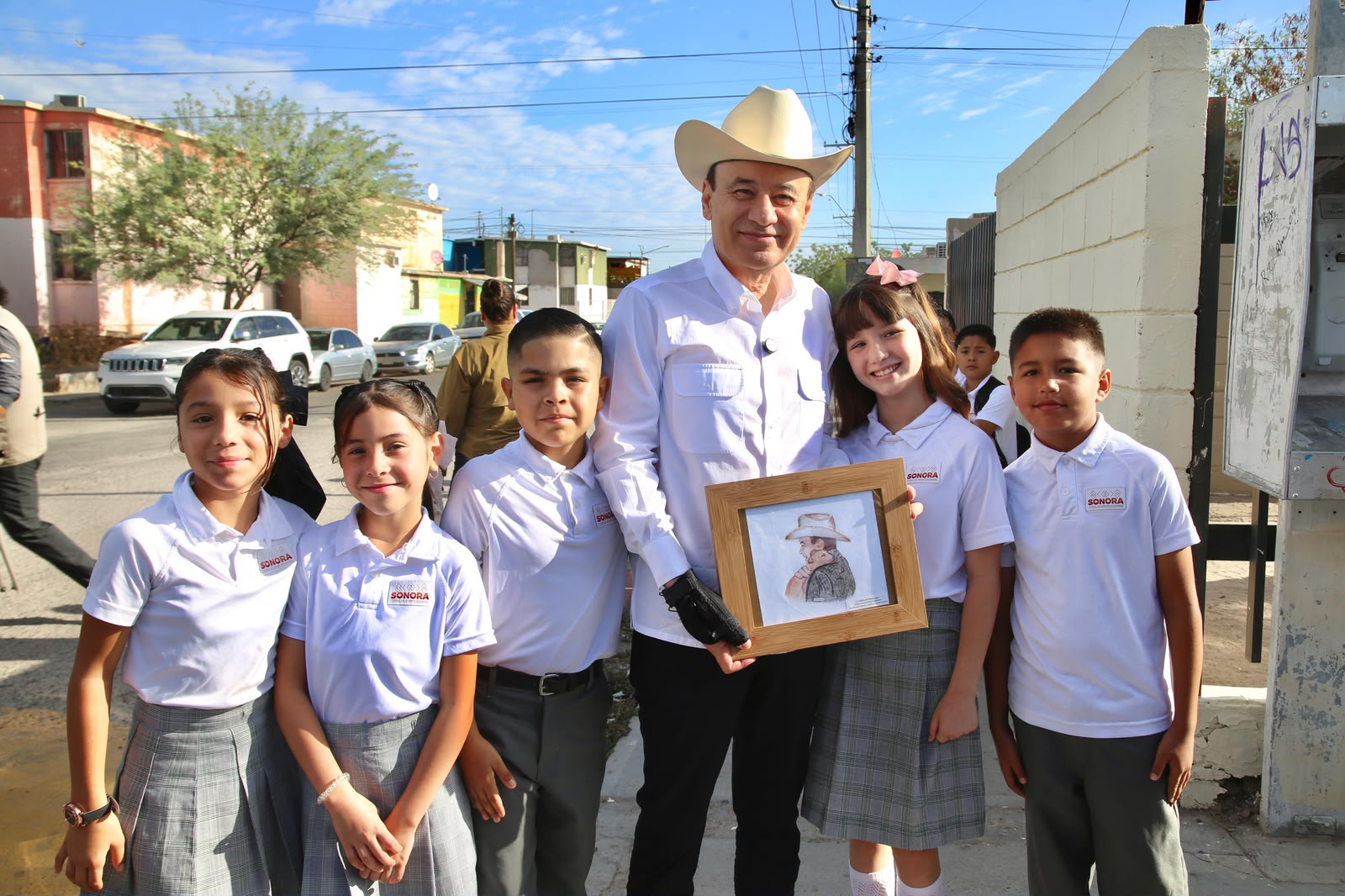 Gobernador Durazo da a conocer calendario escolar 2026-2027